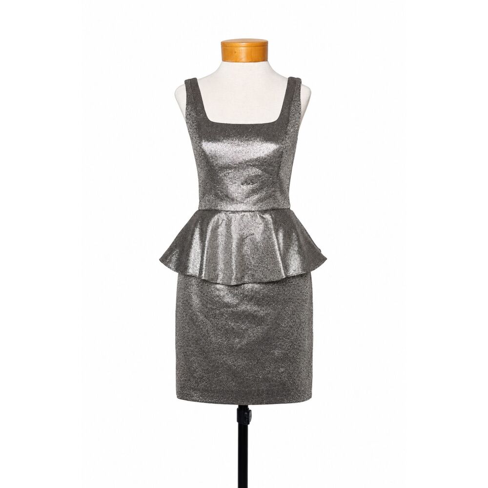 Adrianna Papell Metallic Peplum Cocktail Dress Size 2 Silver Shimmer Sheath Tank